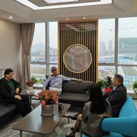 安徽科瑞思創(chuàng)晶體材料有限責(zé)任公司來我司開展合作洽談
